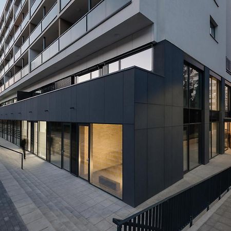 Central Point By Zoom Apartments Братислава Екстериор снимка