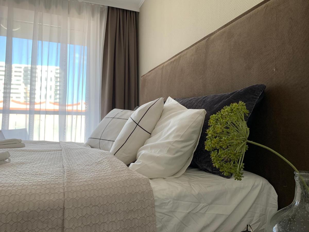 Central Point By Zoom Apartments Братислава Екстериор снимка