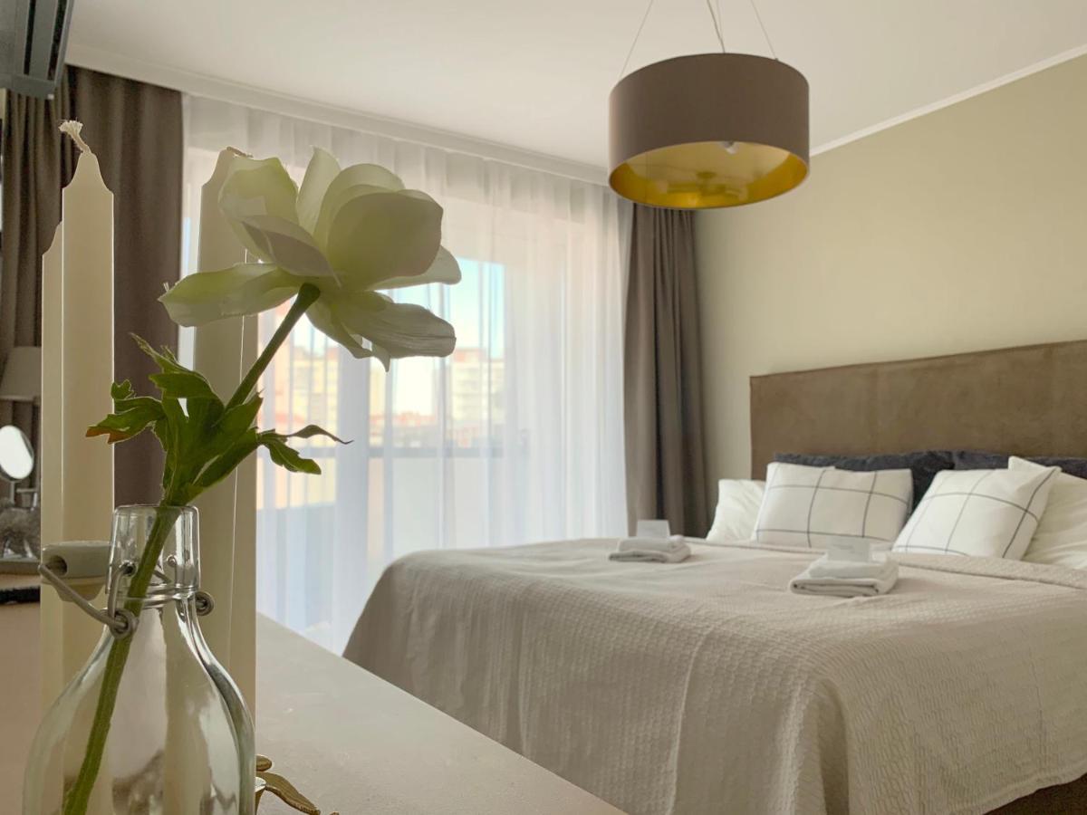 Central Point By Zoom Apartments Братислава Екстериор снимка